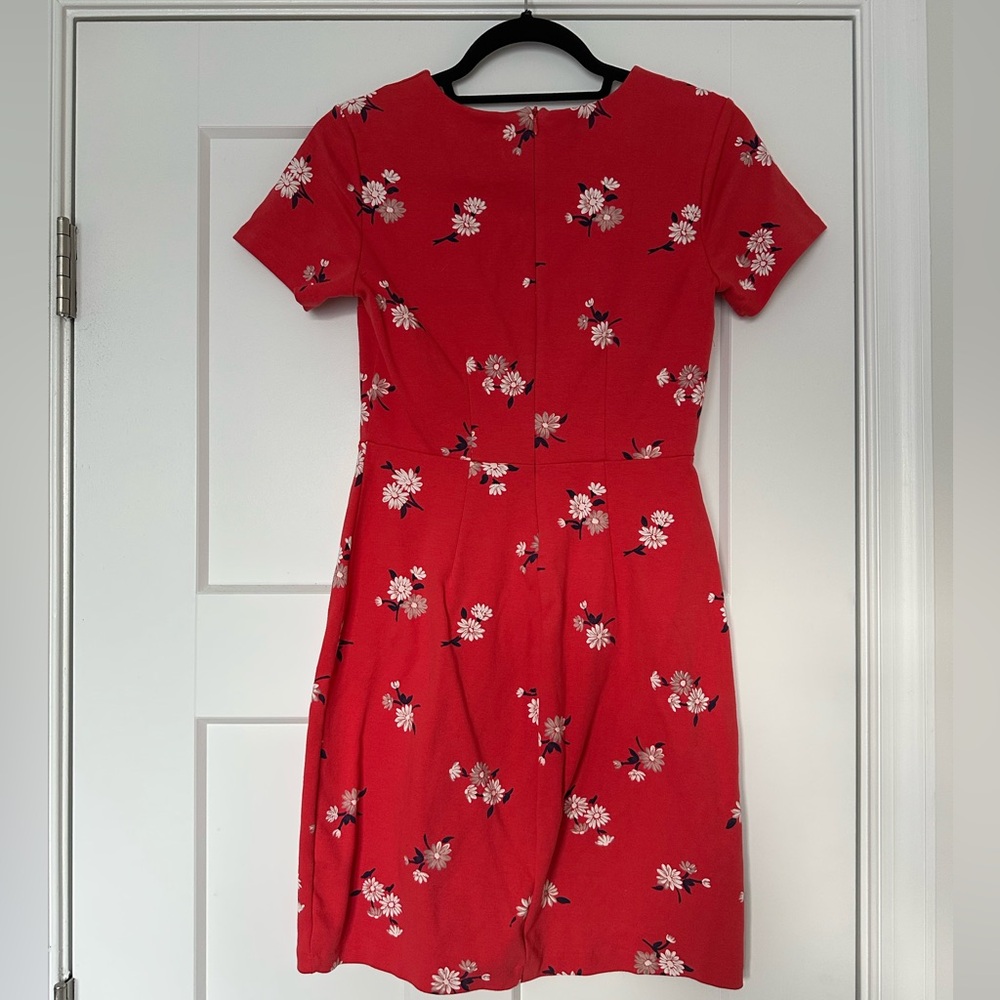Printed Ponte-Knit Sheath Dress in Red Floral (EUC)